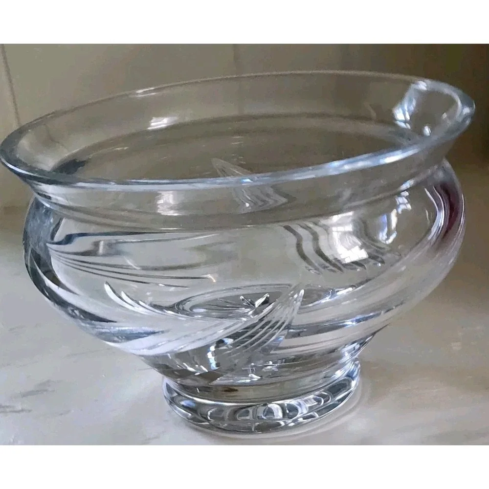 Montruex 24% Lead Crystal Footed Bowl with Stand 5.5